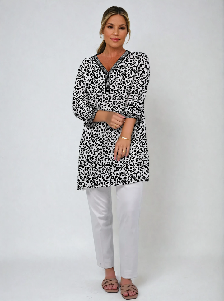 Daisy Print Thin Woven Rayon 3/4 Sleeve V-Neck Placket Tunic