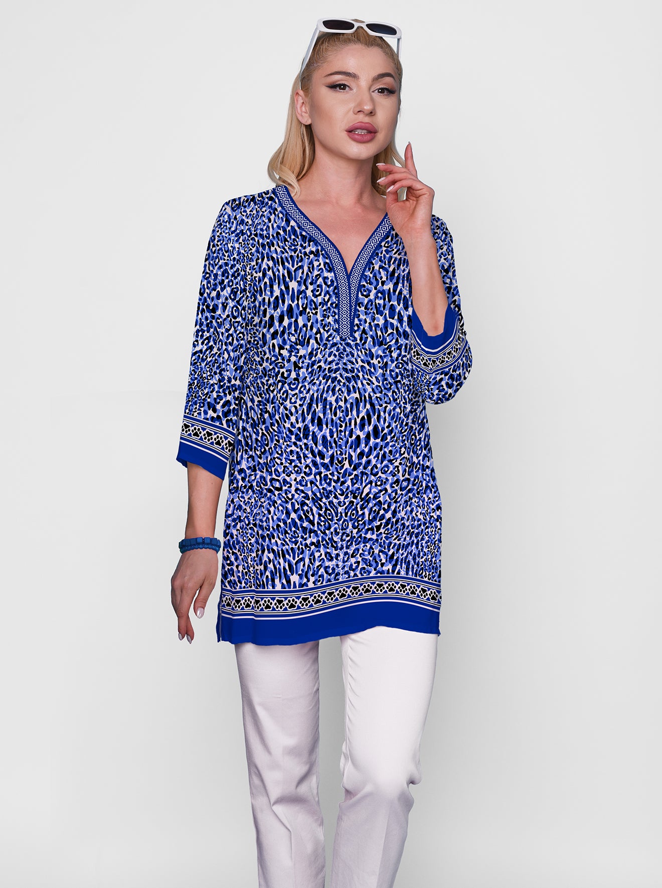 Cat Country Print 3/4 Sleeve V-Neck Placket Tunic