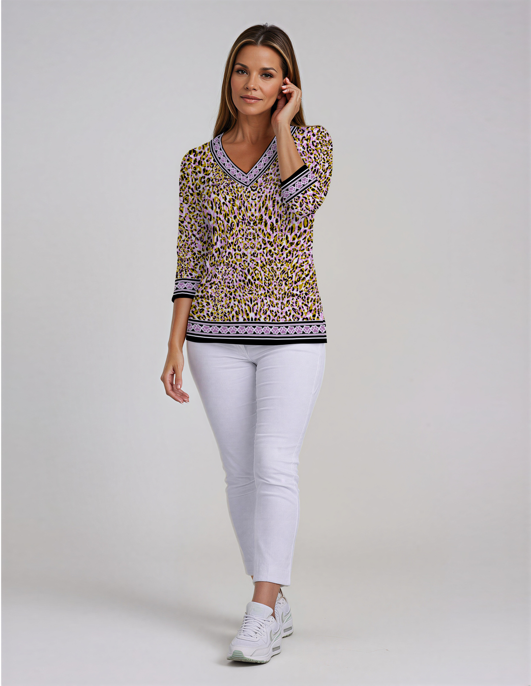 Cat Country Print Cotton Knit 3/4 Sleeve V-Neck Top