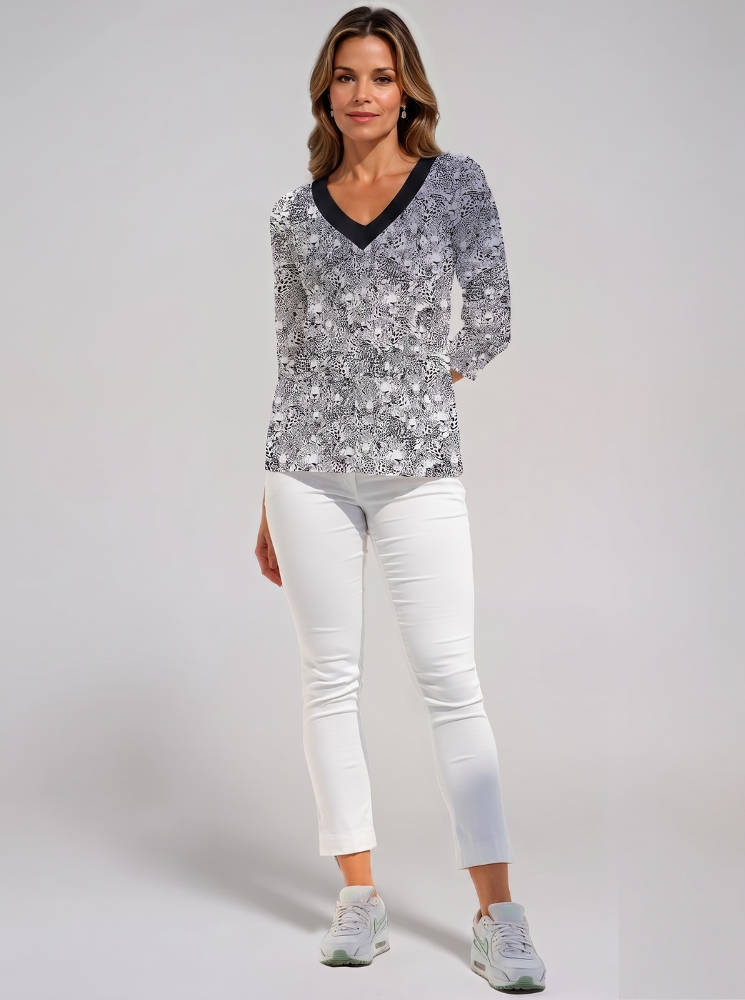 Wild Side Print Cotton Knit 3/4 Sleeve V-Neck Top