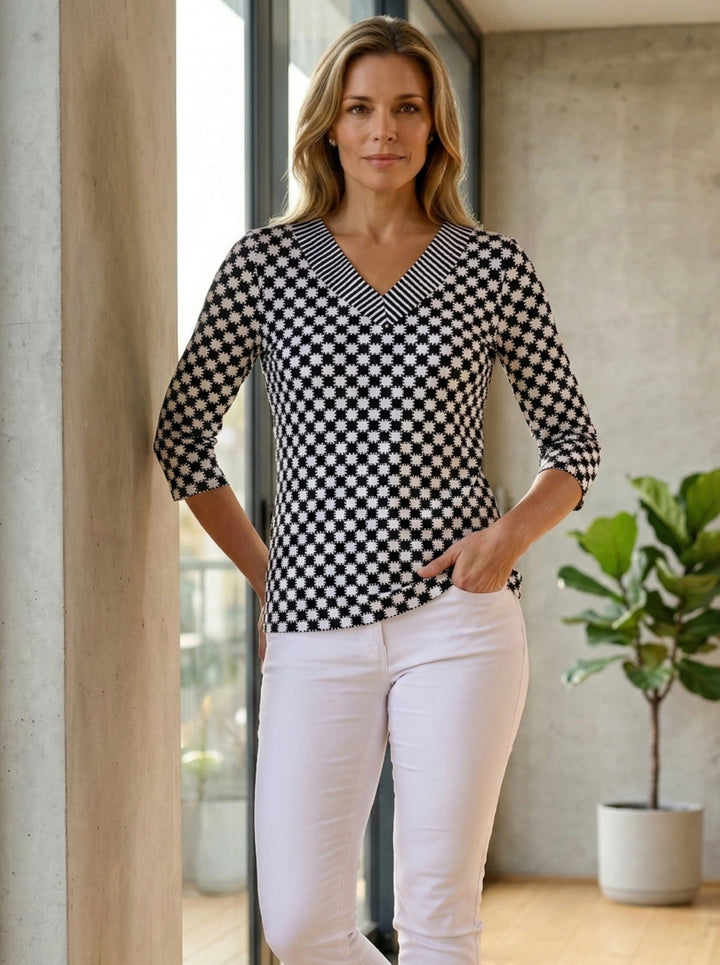 Checkboard Print Cotton Knit 3/4 Sleeve V-Neck Top